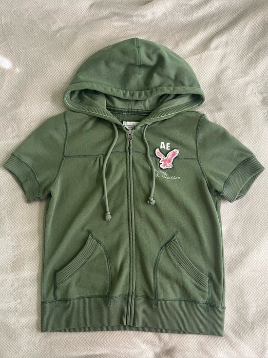 American Eagle Outfitters Tops - 2000s American Eagle Short-Sleeve Zip-Up!